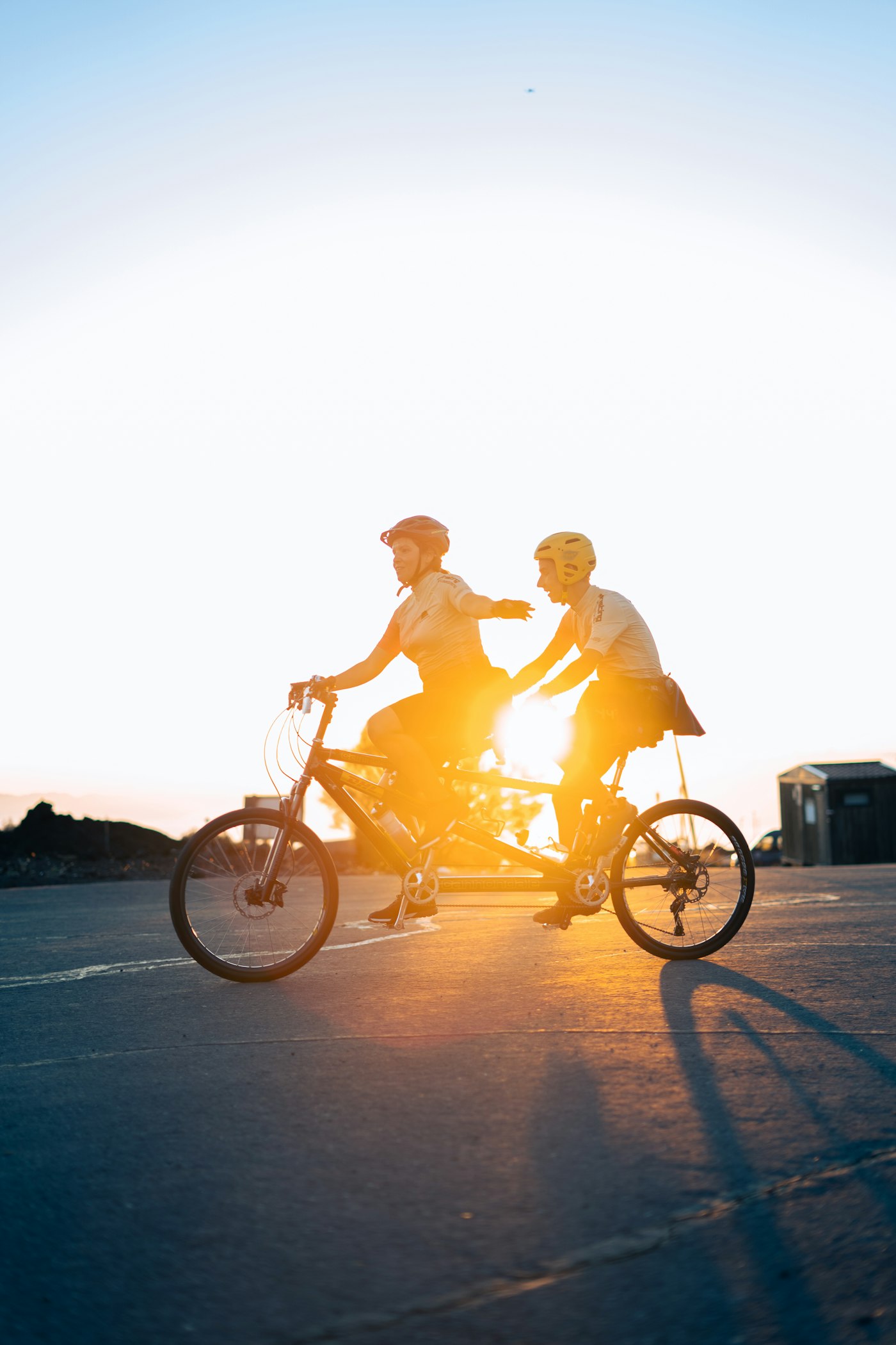Gemeinsam statt hintereinander: Das Kettwiesel TWO macht das Radfahren zu zweit zum geteilten Erlebnis.
